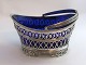 Lundin Antique 
presents: 
Holland. 
Silver bowl 
with blue glass 
insert (835). 
Length 13 cm. 
Height 7.5 cm.