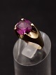 Middelfart 
Antik presents: 
14 carat 
gold ring with 
amethyst