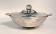 Georg Jensen. 
Sterling (925). 
Schale mit 
Deckel. ...