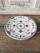 Karstens Antik 
præsenterer: 
Royal 
Copenhagen 
Musselmalet 
halvblonde 
helflad 
tallerken no. 
652 - 19 cm.