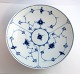 Bing & Gröndahl. Blau bemalt, geriffelt. Runde Schale. Modell 206. Durchmesser 
24 cm. Höhe 7 cm. (1 Wahl)