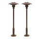 Aabenraa 
Antikvitetshandel 
præsenterer: 
Et par 
PH-
udendørslamper 
/ pullerter 
3/2,5 i 
patineret 
kobber. H: 90cm
