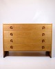 Osted Antik & 
Design 
præsenterer: 
Lav 
Kommode - 
Egetræ - Hans 
J. Wegner - Ry 
Møbler - 
1950erne
