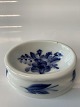 Antik Huset 
præsenterer: 
Royal 
Copenhagen Blå 
Blomst Flettet, 
Oval saltkar.
Dek. Nr. 
10/8141.