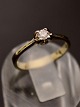 Middelfart 
Antik 
præsenterer: 
18 karat 
hvidguld ring 
med diamant