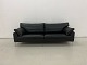 MR Retro Design 
präsentiert: 
Søren Lund 
SL329 
3-Sitzer-Sofa 
in schwarzem 
Vollleder mit 
Beinen aus 
mattiertem ...