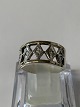 Antik Huset 
presents: 
Platinum & 
Gold ring with 
5 stones.
Ring size 58.