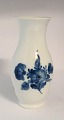 Königliches Kopenhagen. Blaue Blume. Vase. Modell 8263. Höhe 18 cm. (2. Wahl)