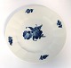 Königliches Kopenhagen. Blaue Blume, eckig. Essteller. Modell 8549. Durchmesser 
25,5 cm. (2 Wahl)