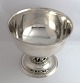 Georg Jensen. Louvre Silberschale auf Fuß. Sterling (925). Modell 19A. Design 
Georg Jensen. Höhe 17 cm. Durchmesser 20 cm. Produziert von 1985 (K10)