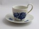 Lundin Antique 
präsentiert: 
Königliches 
Kopenhagen. 
Blaue Blume. 
Espresso-/Mokka-
Tasse mit hohem 
Henkel. Modell 
...