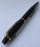 Sort Montblanc 
no. 15 
skrueblyant