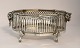 Lundin Antique präsentiert: Silberne Schale mit Glaseinsatz (800er Silber). Henkel in Widderkopfform. Länge ...