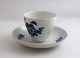 Lundin Antique präsentiert: Königliches Kopenhagen. Blaue Blume. Kaffeetasse mit Innendekoration. Modell 8041. ...
