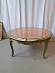 Antik Pjot præsenterer: Rundt sofabord Kr. 1200,-