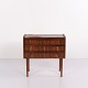 Osted Antik & Design präsentiert: Palisander Kommode mit 3 Schubladen – Dänisches Design aus den 1960er Jahren
