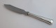 Lundin Antique präsentiert: Cohr. Sterling (925). Dobbeltriflet. Käsemesser mit Silbergriff. Länge 21,3 cm.