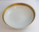 Lundin Antique präsentiert: Königliches Kopenhagen. Fan mit Gold. Runde Schüssel. Modell 11526. Durchmesser ...