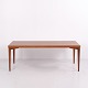 Osted Antik & Design präsentiert: Länglicher Couchtisch aus Massivem Teak mit Abnehmbaren Konischen Beinen ...