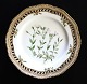 Lundin Antique präsentiert: Royal Copenhagen. Flora Danica. Mittagessen Platte (3554). Produziert in 1894 - ...