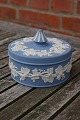 Antikkram präsentiert: Schöne und gepflegte Bonbonniere aus Wedgewood, England.