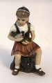 Lundin Antique präsentiert: Dahl Jensen. Kleines Mädchen mit Teddybär. Model #1295. Höhe 15 cm. (1 Wahl)