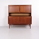 Osted Antik & Design präsentiert: Modell 53 Teakschrank mit Barfach und Stauraum Georg Petersens Møbelfabrik 1956