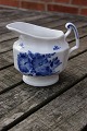 Blaue Blume Eckig dänisch Geschirr, Sahnekännchen Nr. 8564