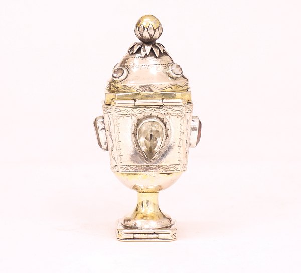Scent jar, Johan Adolf Müller, Hadersleben, 1789-1850
Gilded on the inside
