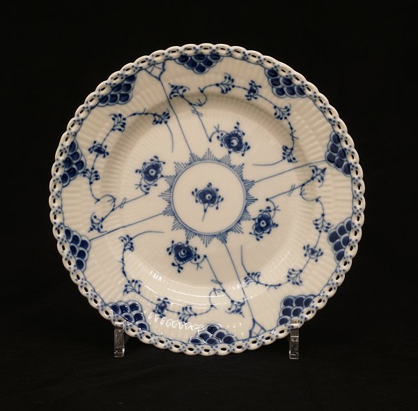 Royal Copenhagen blue fluted full lace dinner plate. #1084 D: 25cm