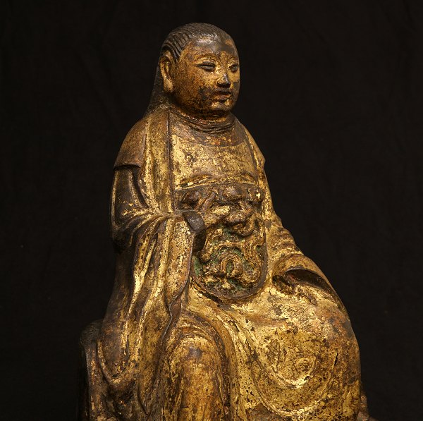 Vergoldete Bronzenfigur zeigend Zhenwu, taoistischer Gott. Mingdynastie um 1600. 
H: 34cm