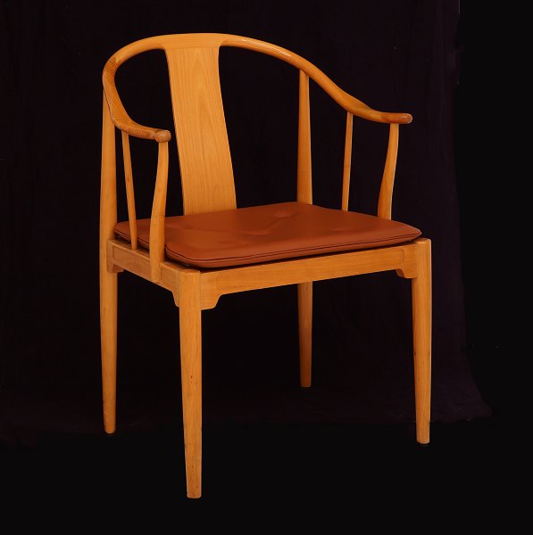 Hans J. Wegner: China Chair, beech. Made by Fritz Hansen