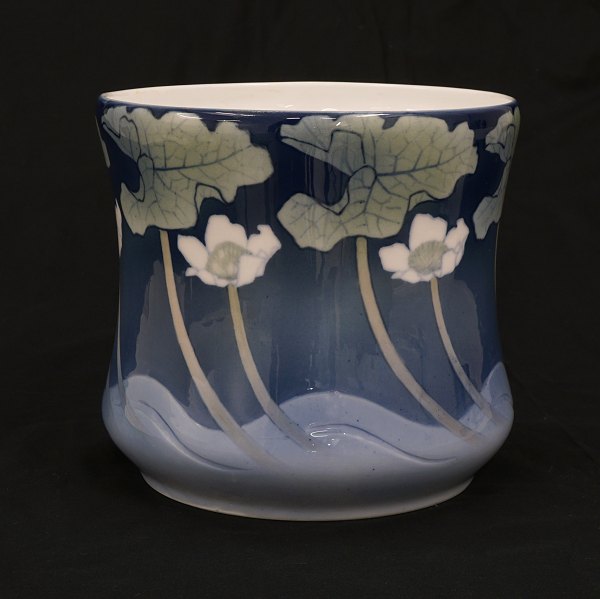 Anna Smidth for Royal Copenhagen: A unique vase with flowers. #6543. H: 21cm. D: 
21cm