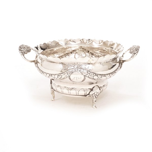 H. C. Winther, Copenhagen, 1786-1830: Silver sugar bowl. Dated 1791.
H: 8,5cm. W: 239gr