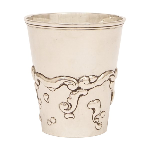 Thorvald Bindesbøll, 1846-1908, silver cup with ornamental decoration. H: 9,7cm. 
W: 123gr