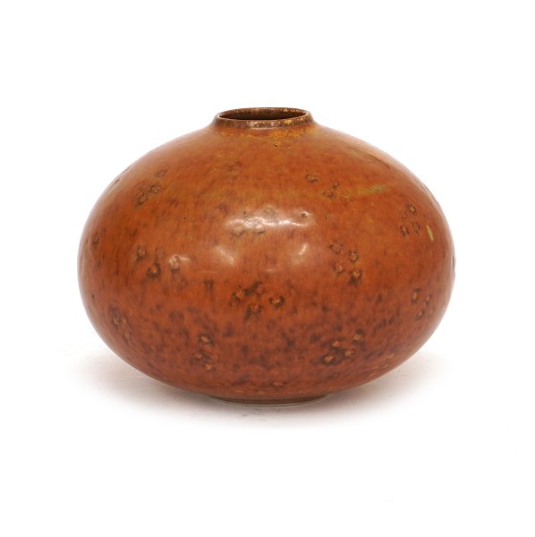 Saxbo stoneware vase 121. H: 8,5cm