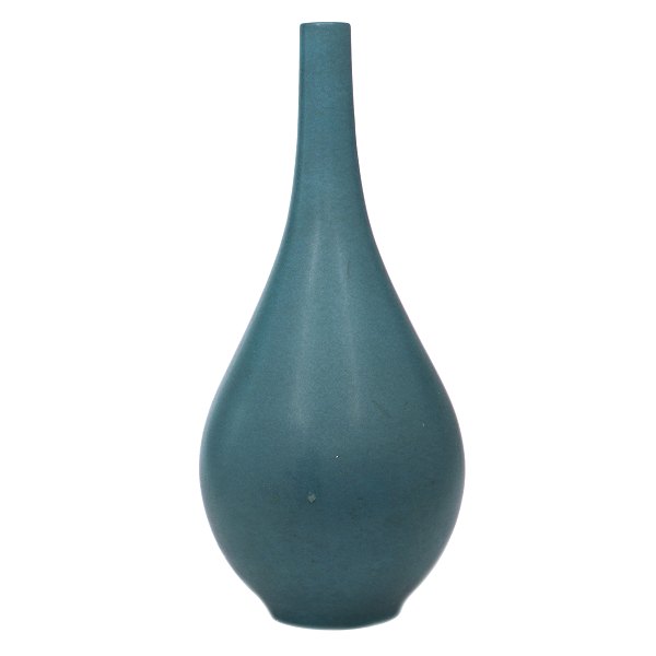 Høj Knabstrup vase med blå/grøn glasur. God stand uden skår, dog med enkelte 
ridser. H: 58cm