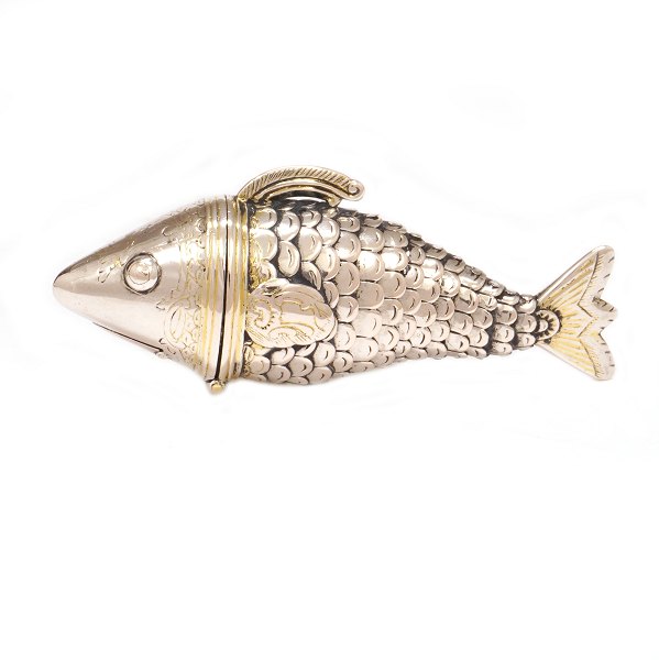 Riechdose in Form von einem Fisch von Berthold Sørensen Rosendahl, 1753-99, 
Apenrade. L: 8,5cm. G: 55gr