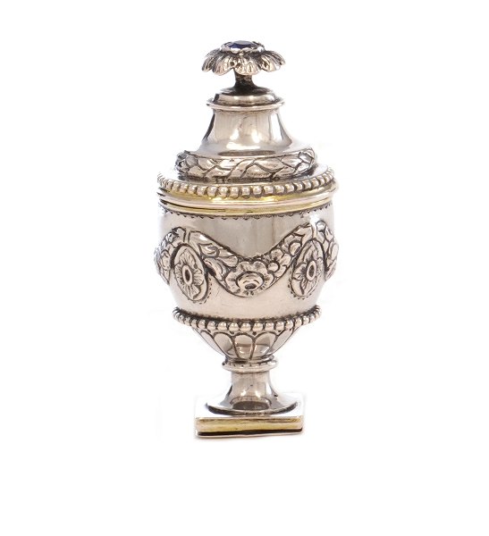 Riechdose aus Silber vom Meister Jens Christian Bøgh, 1791-1810, Vejle. H: 7cm