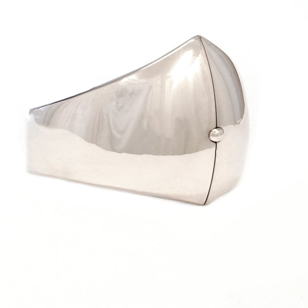 Nanna Ditzel for Georg Jensen Sterlingsilber Armband 107. Masse innen: 6x5cm. G: 111gr
