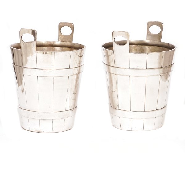 Ein Paar Art-déco-Sektkühler aus versilbertem MetallFratelli Calderon, Italien, ca. 1920–1930. Höhe: 28cm, Durchmesser: 20,5cm