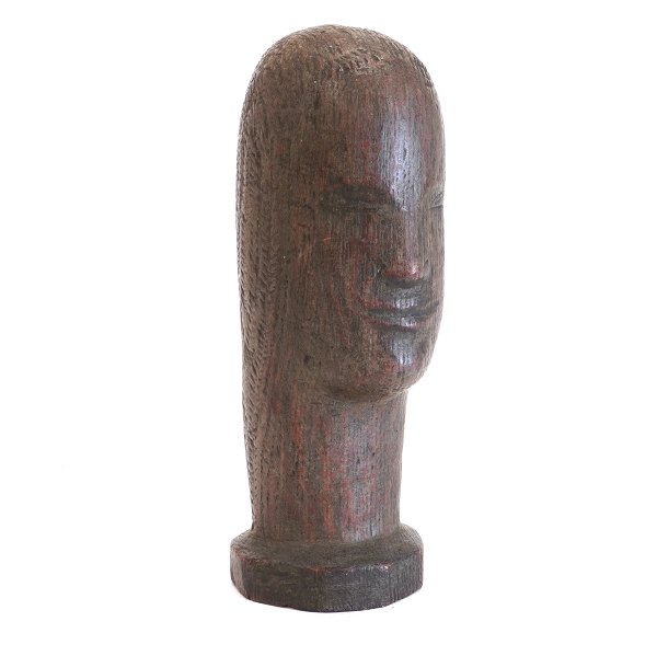 Otto Pedersen, 1902-95, Skulptur aus Holz, signiert "Otto P". H: 28cm